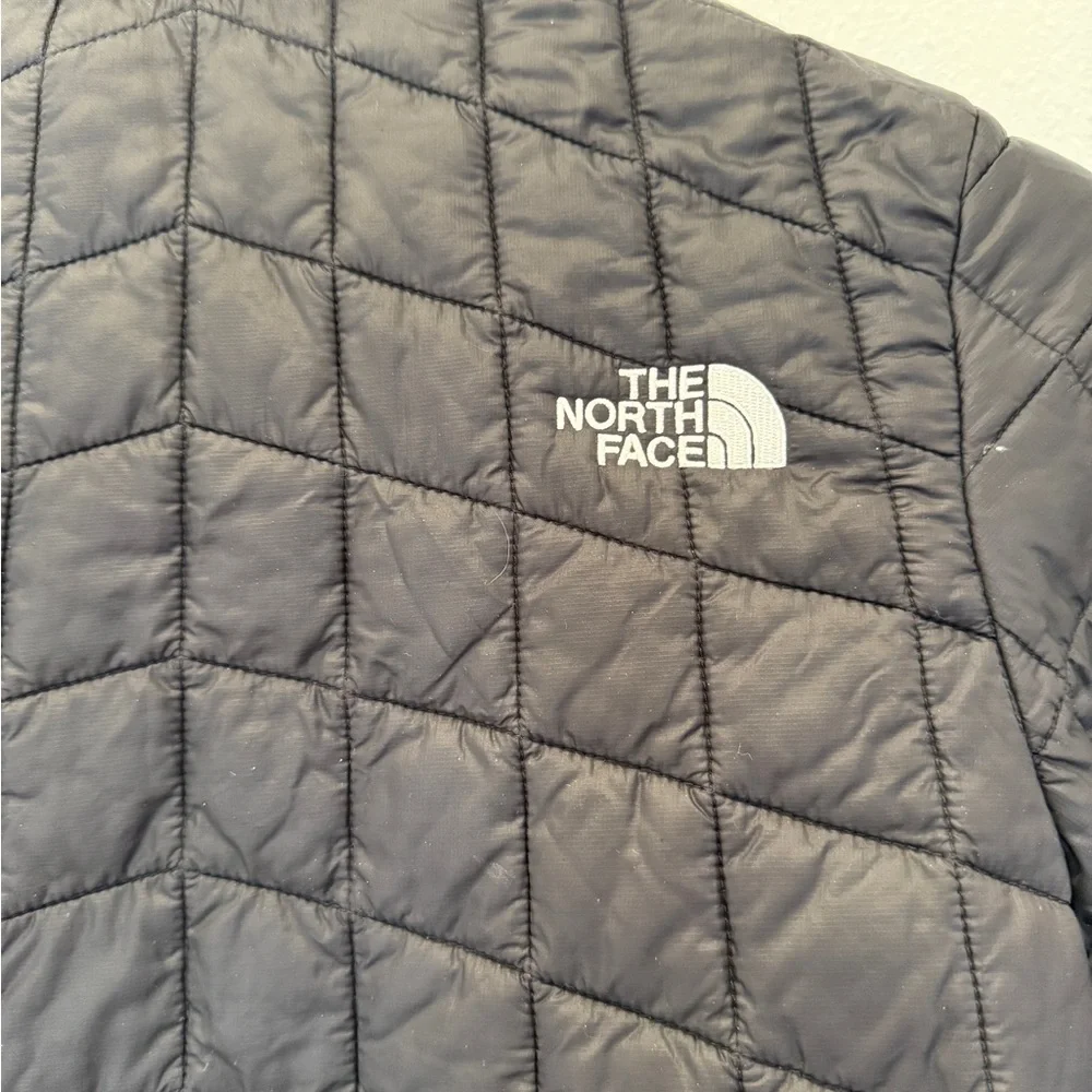 The North Face holes no